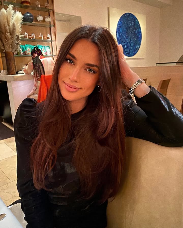 N427 照片557张 视频7个 欧美女 美女 生活 日常 旅游 居家自拍  正式装