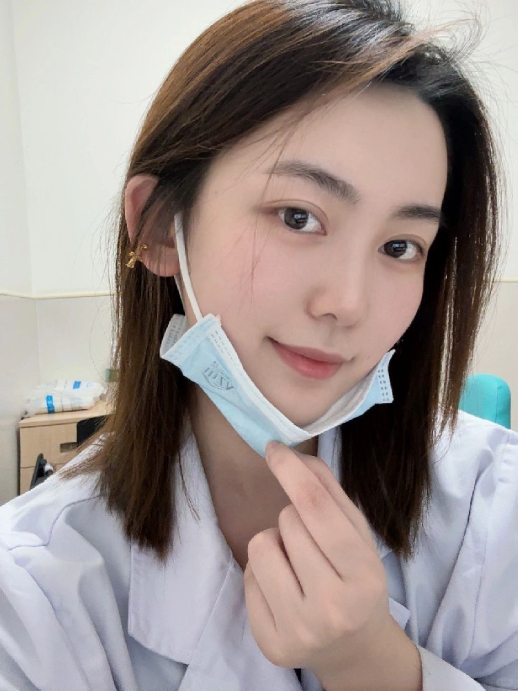 S012 照片521张 视频23个 中国女 有职业装 美女性感医生医护 自拍较多