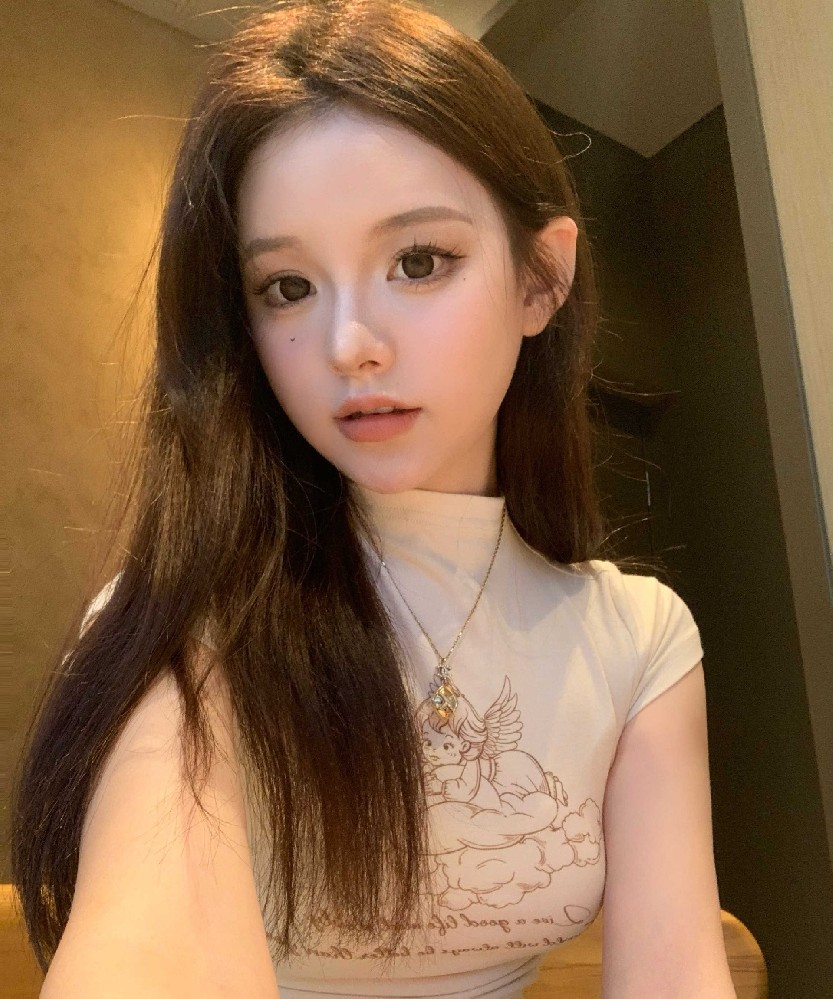 A145 图片153张 视频14个 中国女 小姐姐 微胖 性感 丰满