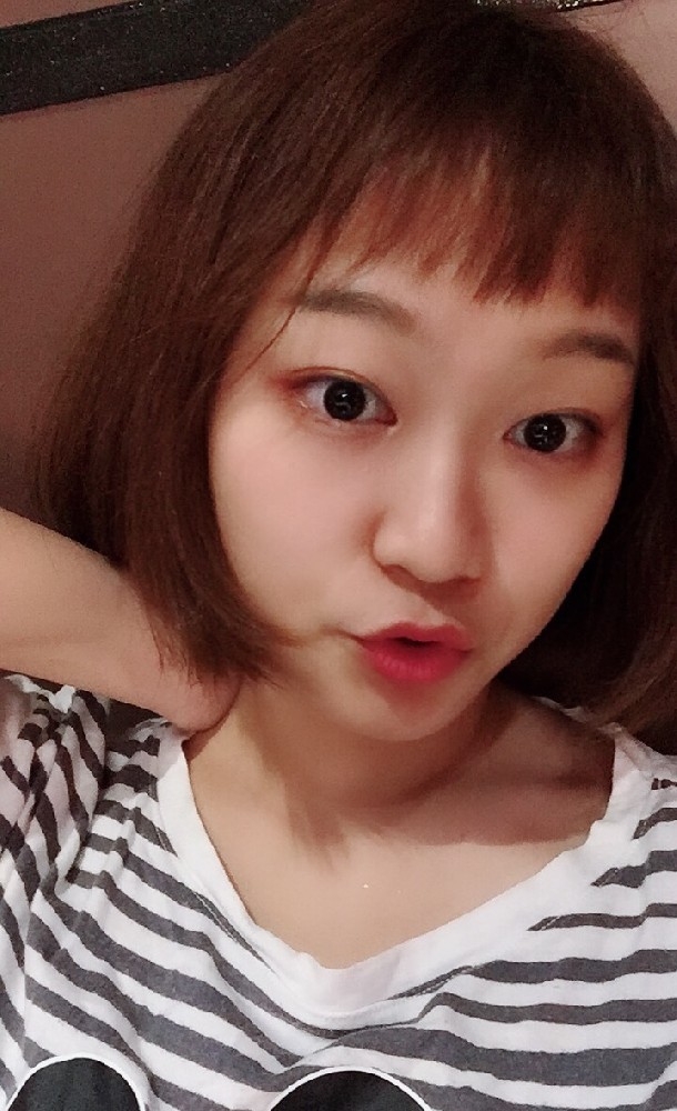 L032 图片355张 视频16个 中国女 短发素颜真实无美颜无滤镜