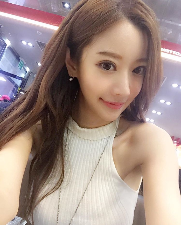 L015 图片285张 视频28个 中国女 素颜真实无美颜无滤镜