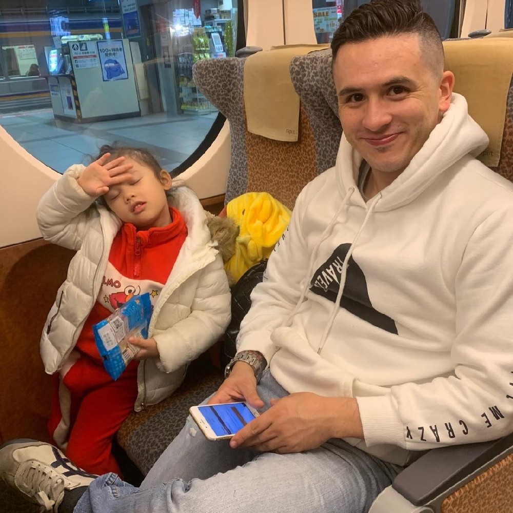 F023（613张图+14个视频）欧美成熟大叔套图_已婚奶爸，带两个孩子，很多亲子活动的生活照，视频没有自拍