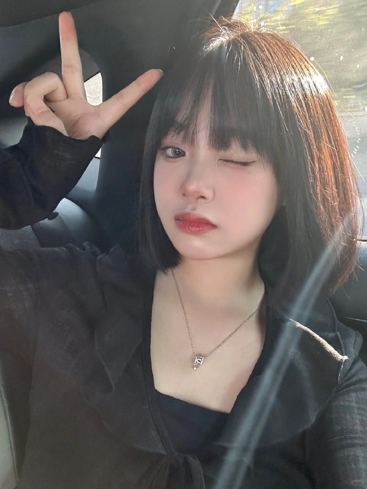 A027 照片400张 视频5个 中国女 大学生短发小可爱 短发、大学生。清纯、可爱、学生、美女、少女