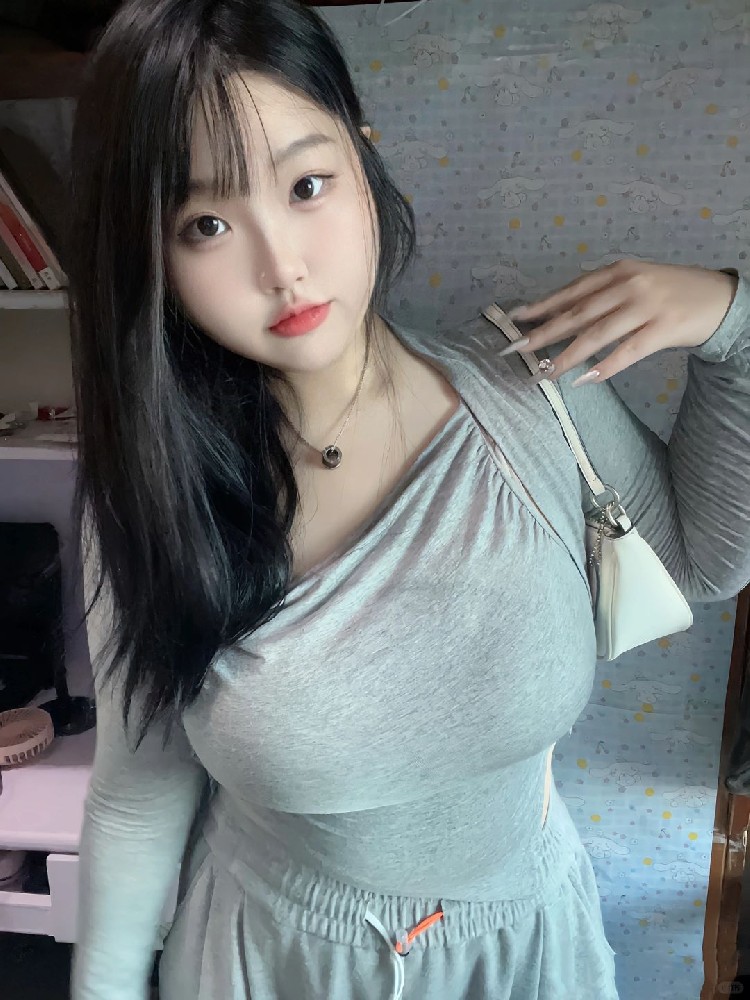 A031 照片358张 视频6个 中国女 微胖小姐姐 旅游生活美食照 微胖、性感、真实、少女、小姐姐、丰满、大胸