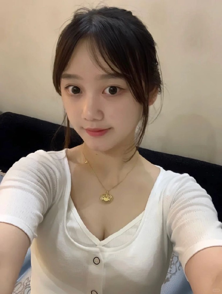 A056 照片671张 视频1个 中国女 白富美大学生旅行美食生活照 少女、学生、真实、素颜