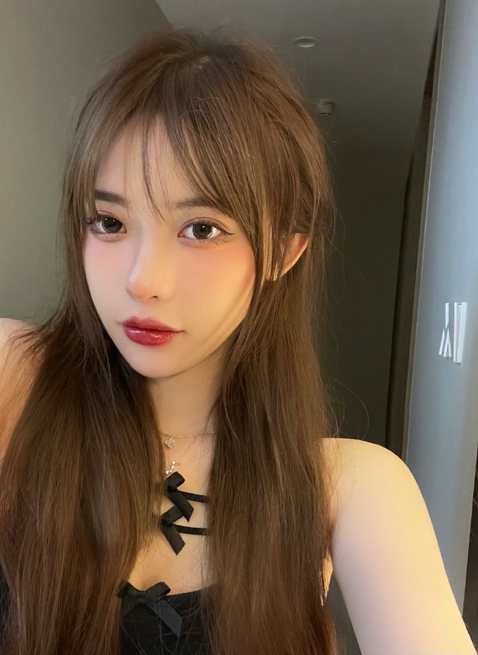 A124 图片1402张 视频0个 中国女 少女 白富美 小姐姐 女神