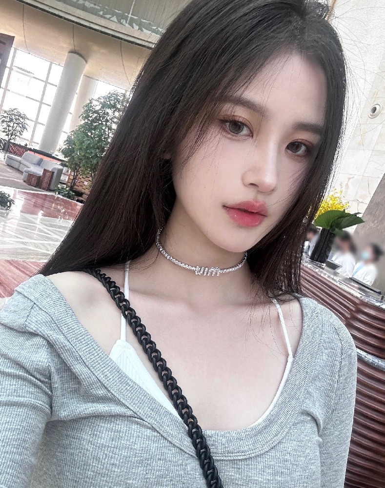 A134 图片488张 视频56个 中国女 美女 小仙女 小姐姐 白富美到处旅游