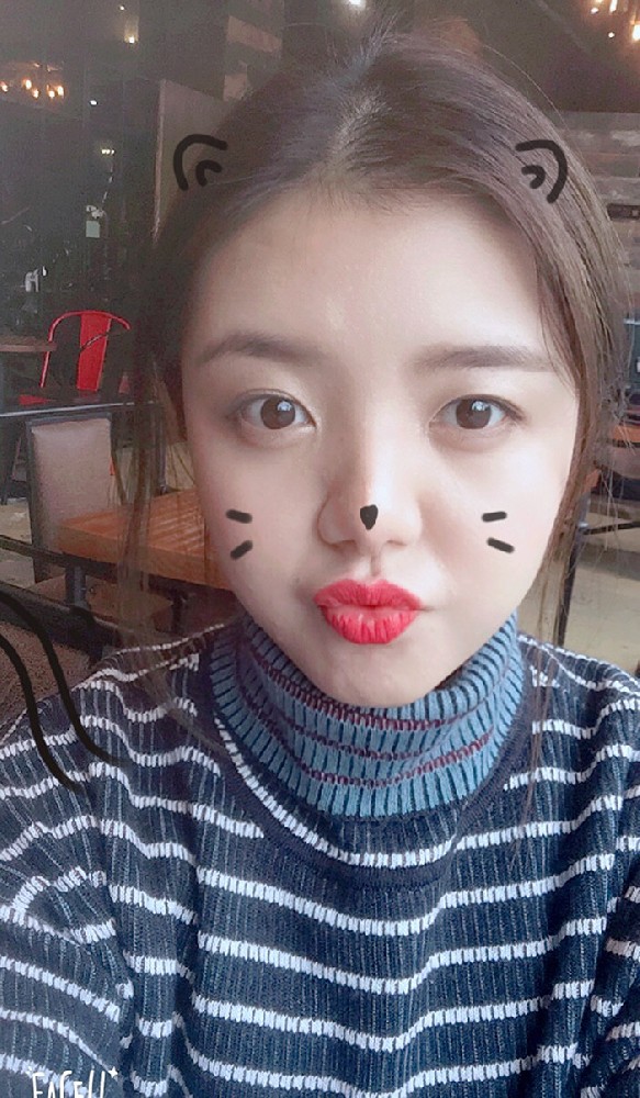 A175 (1015P+11V）中国女 爱健身爱旅游的女生，以运动为主的生活照视频非自拍