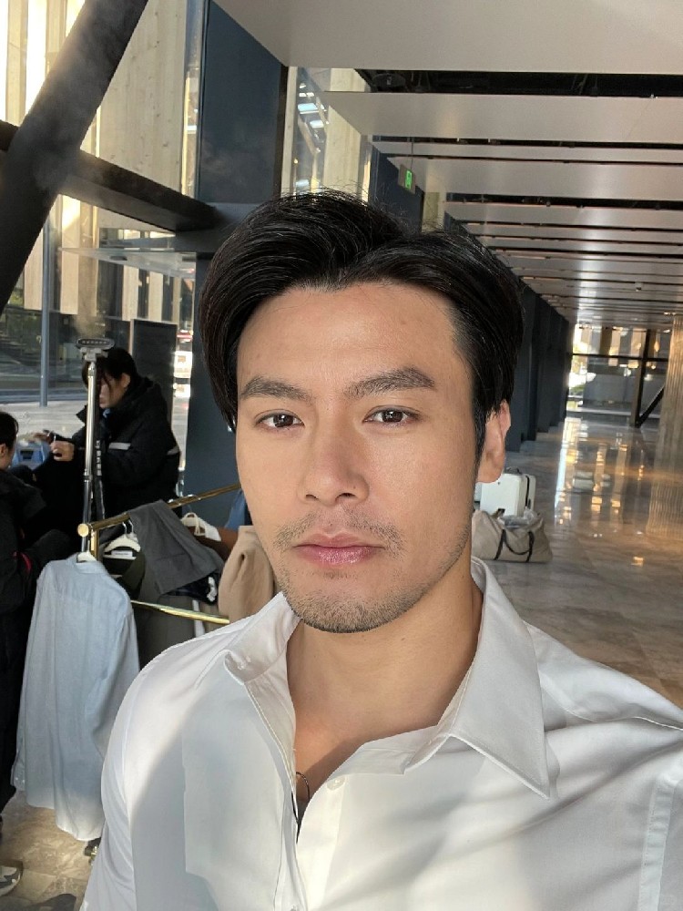 D251 照片2083张 视频213个 中国男 国内商务男子 健身 篮球  西装 旅游