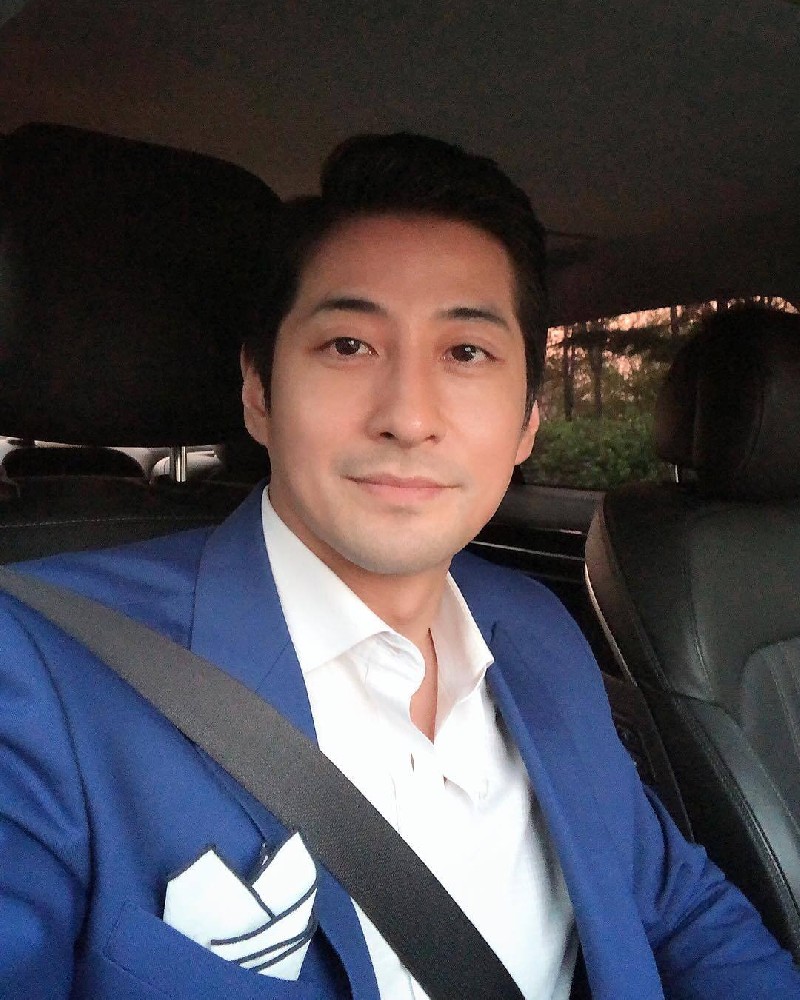 D310 照片913张 视频25个 新加坡 男企业家 生活日常 工作 聚餐 旅游 奶爸宝妈