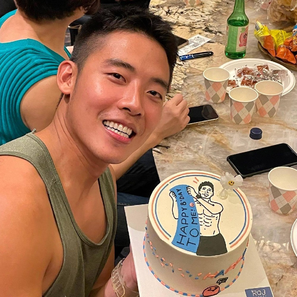 D317 照片1553张 视频33个 台湾 年轻帅哥 腹肌男 生活日常 骑行比赛 沙滩游玩 家庭聚餐 生日会