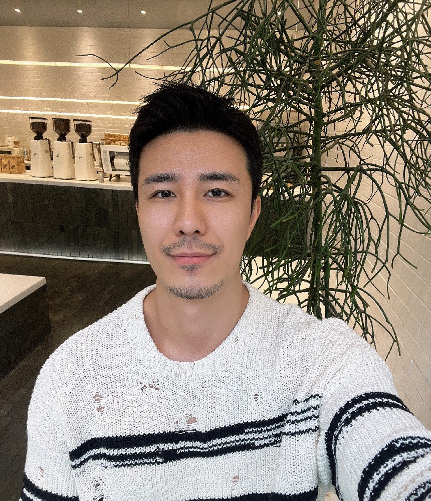 D358 照片432张 视频9个 马来西亚 30+轻熟帅哥 生活日常 健身运动 职业装 遛狗 户外野餐 旅游