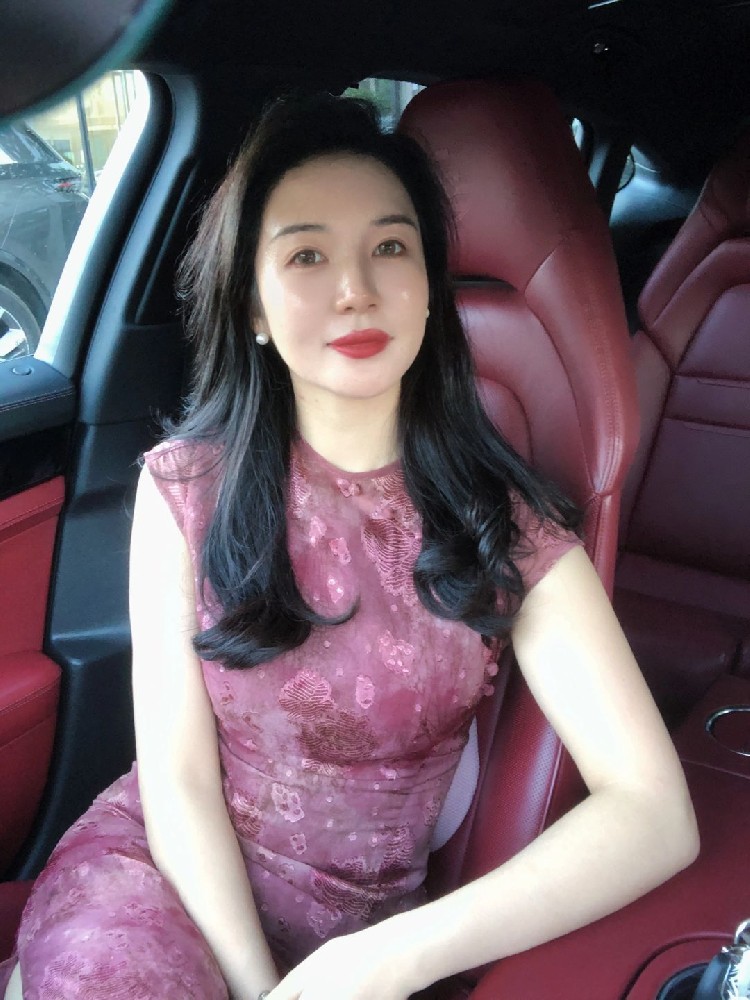 A309 照片366张 视频43个 中国女 少妇气质女 生活日常 旅游 开车