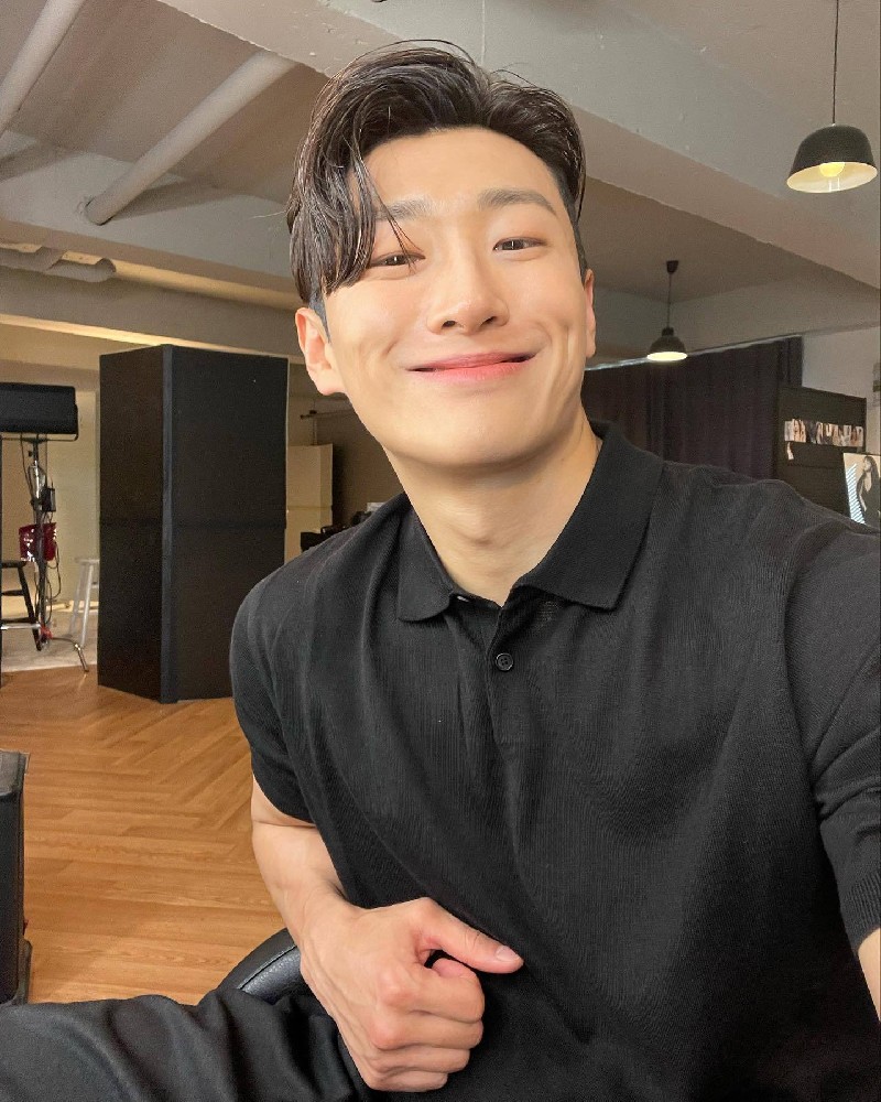 D513 照片602张 视频113个 韩国 个性搞笑男 生活日常 美食 旅游 健身