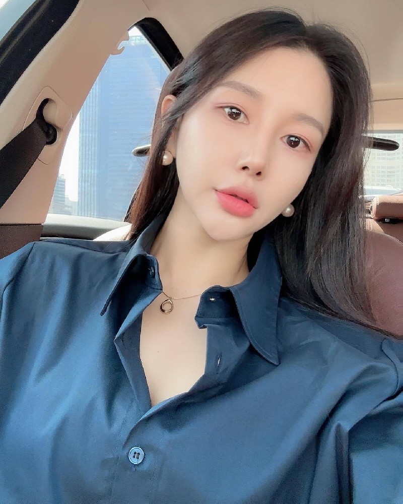 A331 照片4129张 视频154个 韩国气质美女 生活日常 旅游健身 豪车 高尔夫