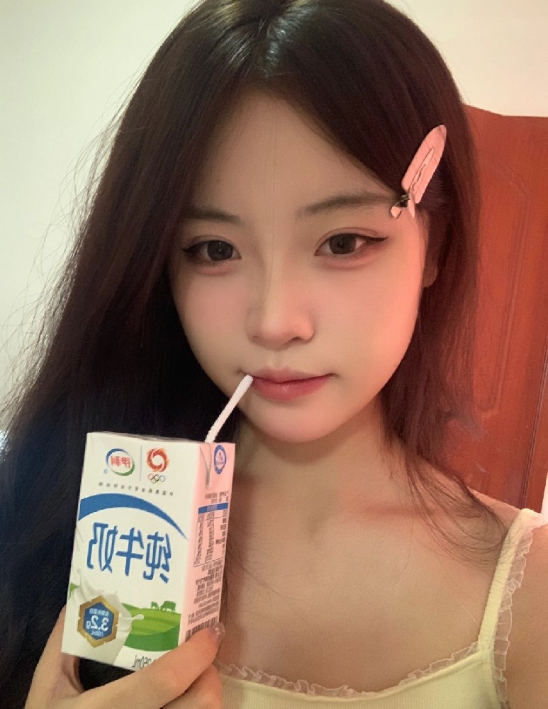 A349 照片600张 视频23个 中国女 少女 学生 清纯 可爱 自拍多