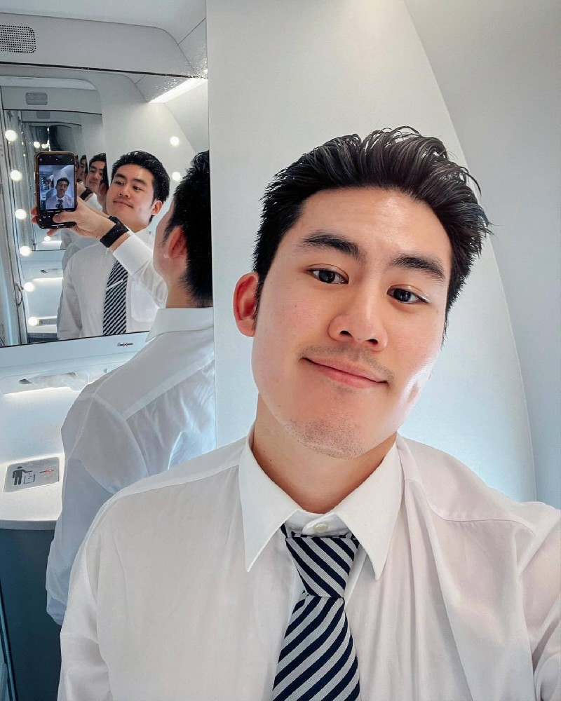 D600 照片1242张 视频13个 泰国、新加坡  泰国年轻小伙儿多地区旅行，户外素材丰富；较多与长辈/好友互动合拍，部分自拍视频有背景音乐。