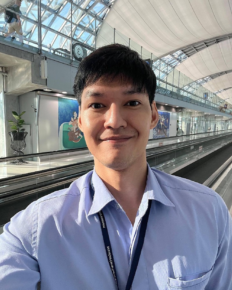 D601 照片1657张 视频9个  泰国 整形医生 中年整形男医生，诊所与工作类素材丰富，居家/宠物合拍较多，多个10秒以上的自拍视频