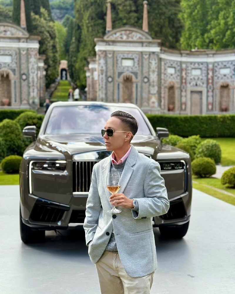 D610 照片1201张 视频44个  新加坡 多国旅行 豪车栏目编辑 多地区方便使用。较符合塑造女同人设，多辆豪车合拍和乘坐飞机素材，有一分钟以上的原声自拍视频