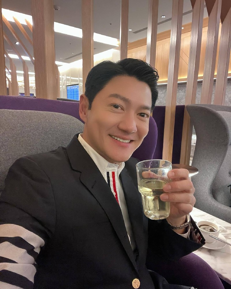 D611 照片2907张 视频33个 台湾、多国旅行 机组人员 台湾中年航空机长的丰富日常，师奶杀手类型，中老年熟妇最爱。旅行/日常分享为主，较多与亲友互动合拍，少量工作内容素材。