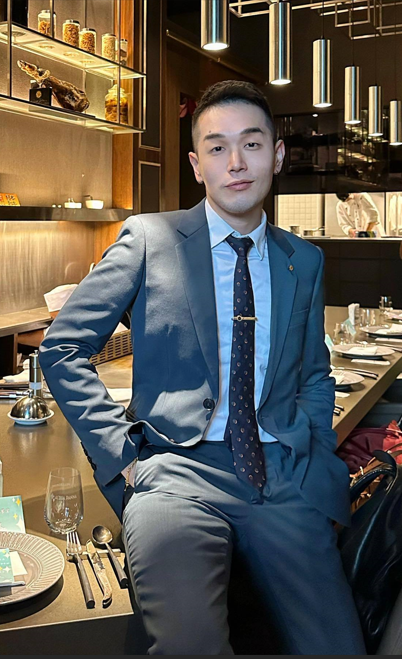 D612 照片2054张 视频11个 台湾 富邦金控| 人壽 业务经理 有办公室视频     日常素材丰富 职业装 办公室 工作照  四季素材都有 有照片适合做手持举牌  非常适合做金融行业