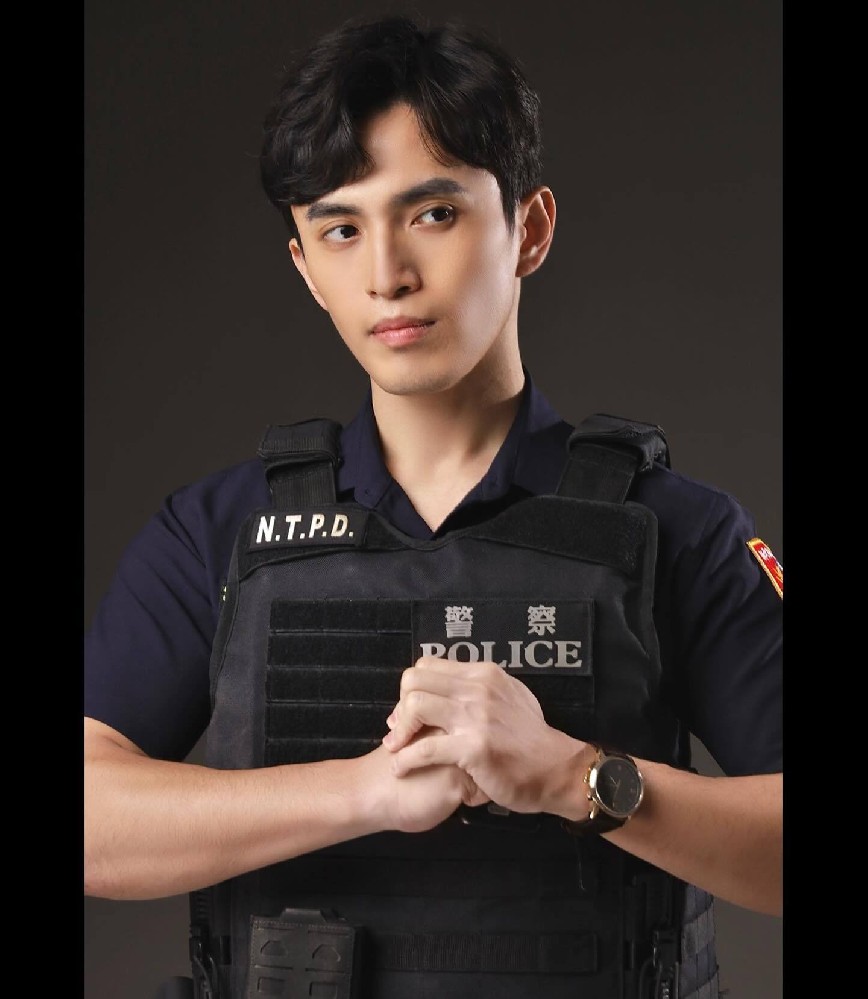 D628 照片450张 视频17个 台湾 警察  有自拍视频 有警队合拍照片  有跆拳道照片素材 自拍照片