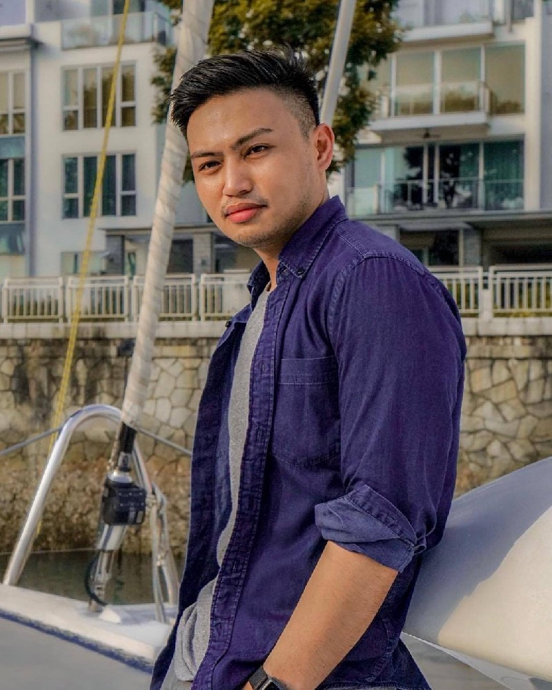 D659 照片1192张 视频99个 新加坡 公司职员、奶爸 少量公司内自拍，无冬装