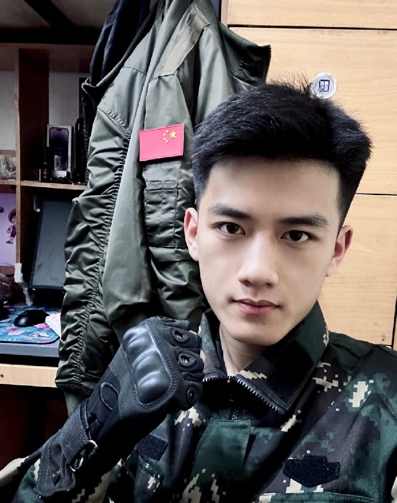 D738 照片108张 视频11个 中国男 大学生 小奶狗 年轻帅哥