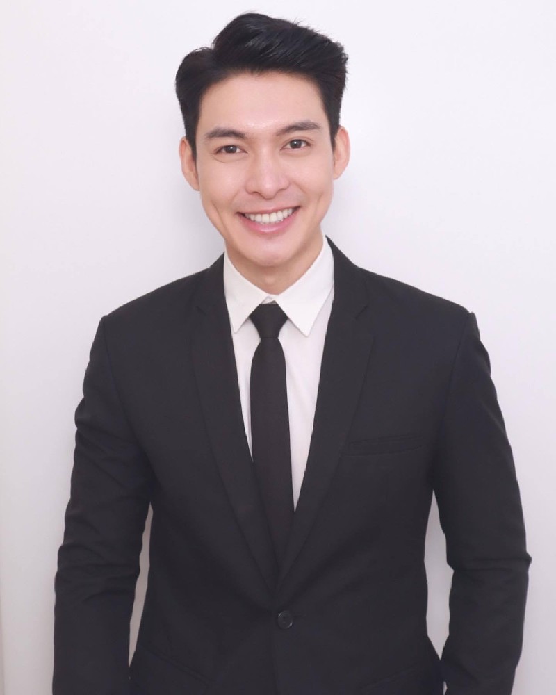 D745 照片2550张 视频151个 泰国 男 帅哥 生活日常 旅游健身 有正装