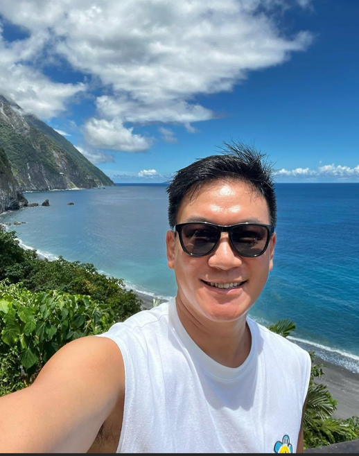 D765 照片1291张 视频5个 中国男 成熟大叔 服装品牌老板 生活日常 旅游健身