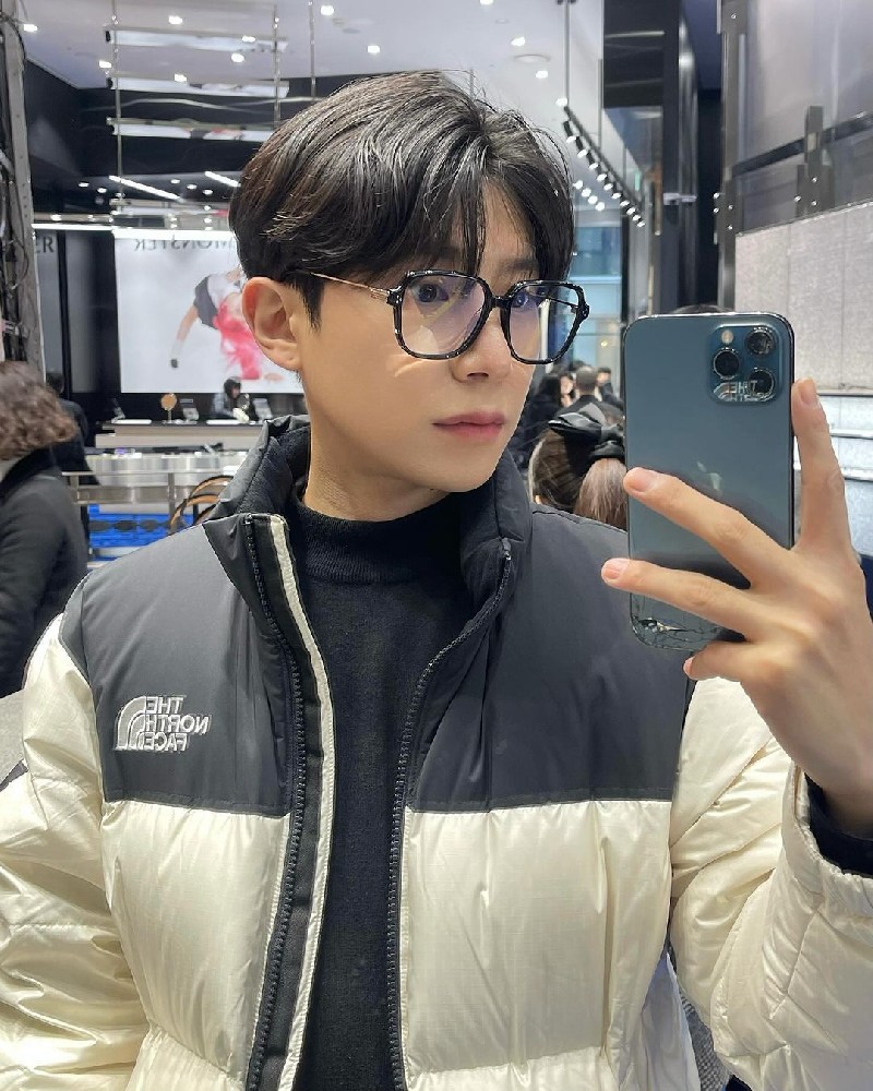 D811 照片975张 视频38个 韩国 年轻帅哥 奶狗 生活日常 旅游健身