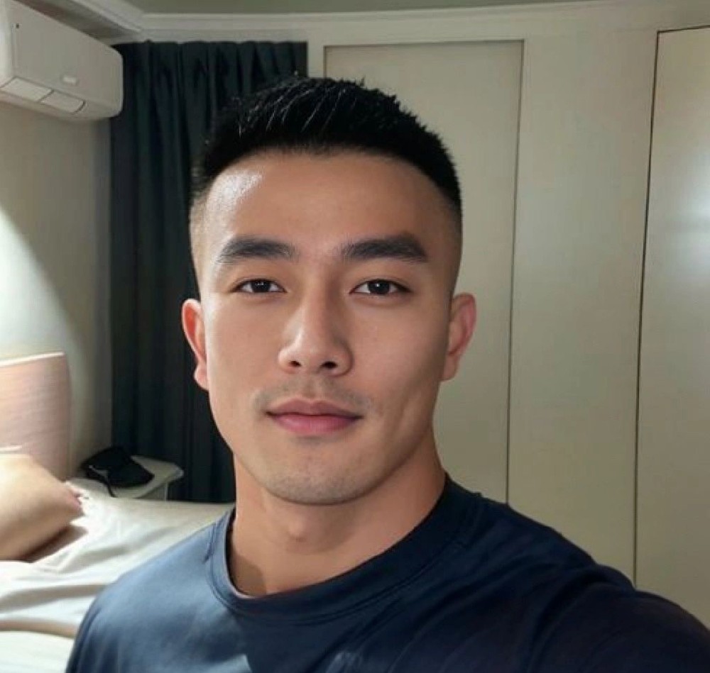 D827 照片210张 视频44个 中国男 成熟帅哥 生活日常 旅游 健身