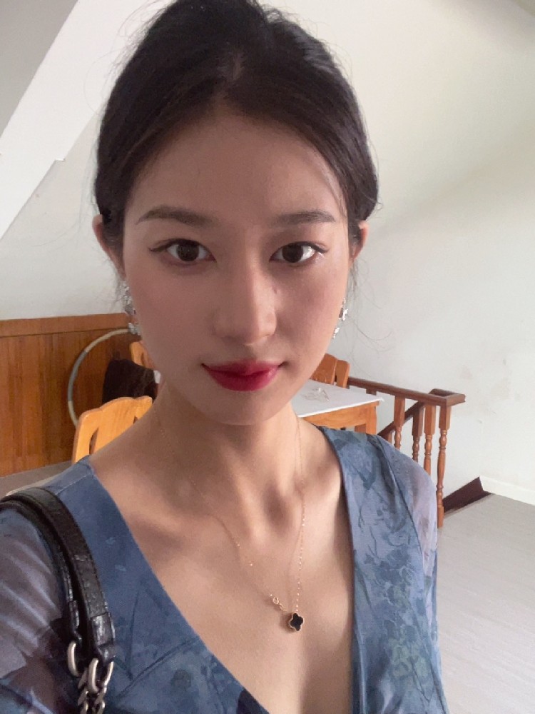 A434 照片249张 视频69个 中国女 真实 生活日常 自拍视频多