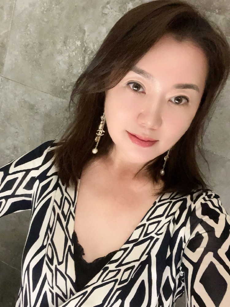 A437 照片406张 视频12个 中国女 中年少妇 生活日常 旅游