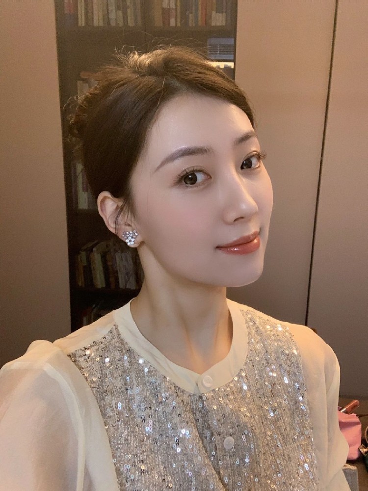 A440 照片432张 视频197个 中国女 气质美女 自拍多 自拍视频多