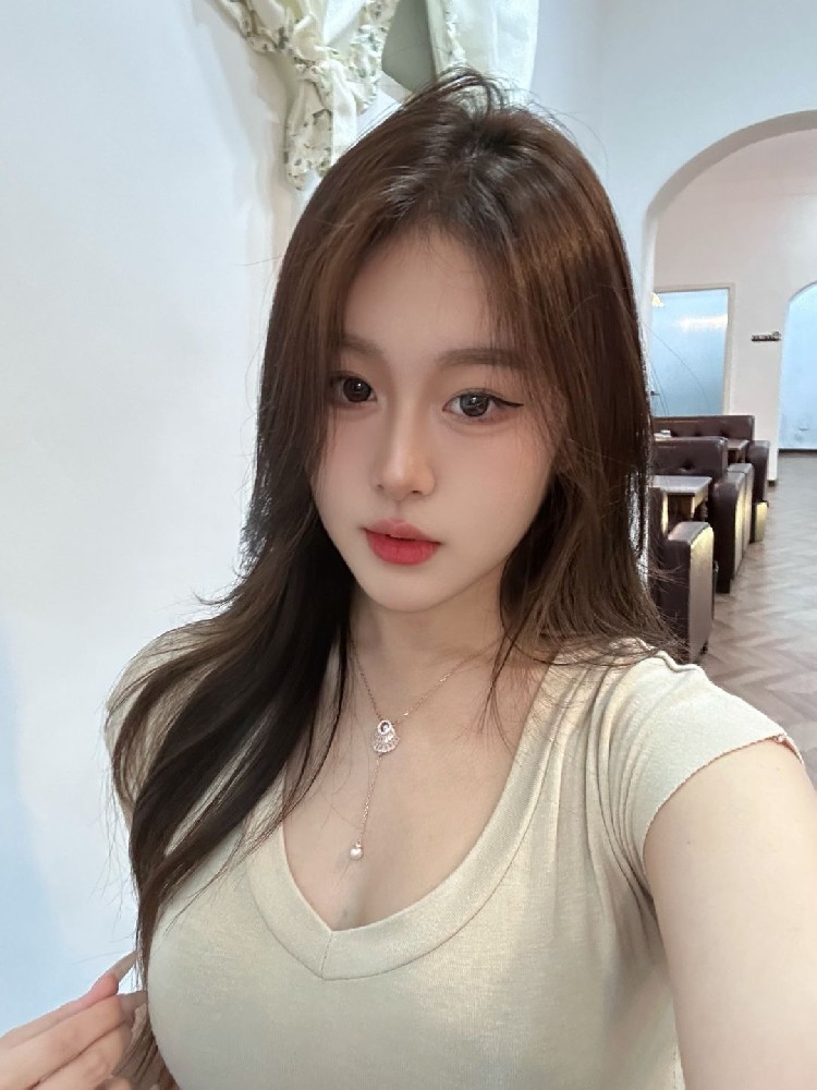 A462 照片299张 视频15个 中国女 丰满性感小姐姐 生活日常 旅游 跳舞