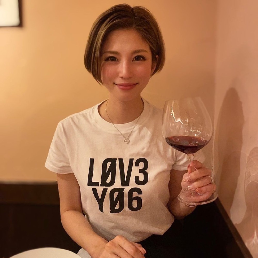 ZJA473 日本护照 照片824张 视频7个 日本女 短发美女 日常 吃喝玩乐 有日本护照！