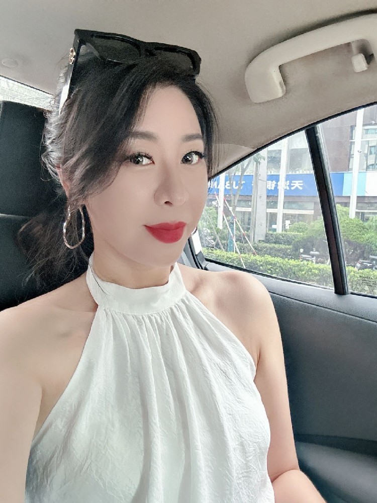 A488 照片242张 视频38个 中国女 年轻少妇 生活日常 旅游