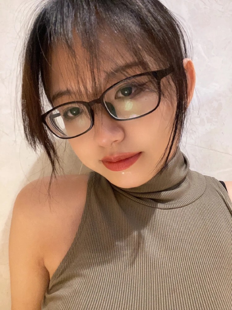 L144 照片543张 视频55个 中国女 少女 微胖小姐姐 真实