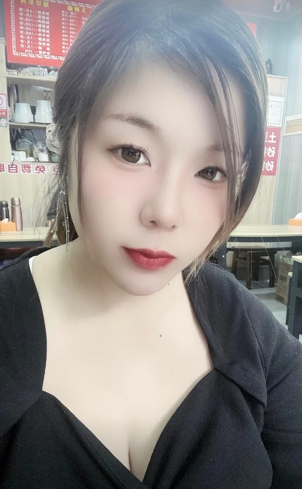 L147 照片201张 视频35个 中国女 少妇 自拍多 真实