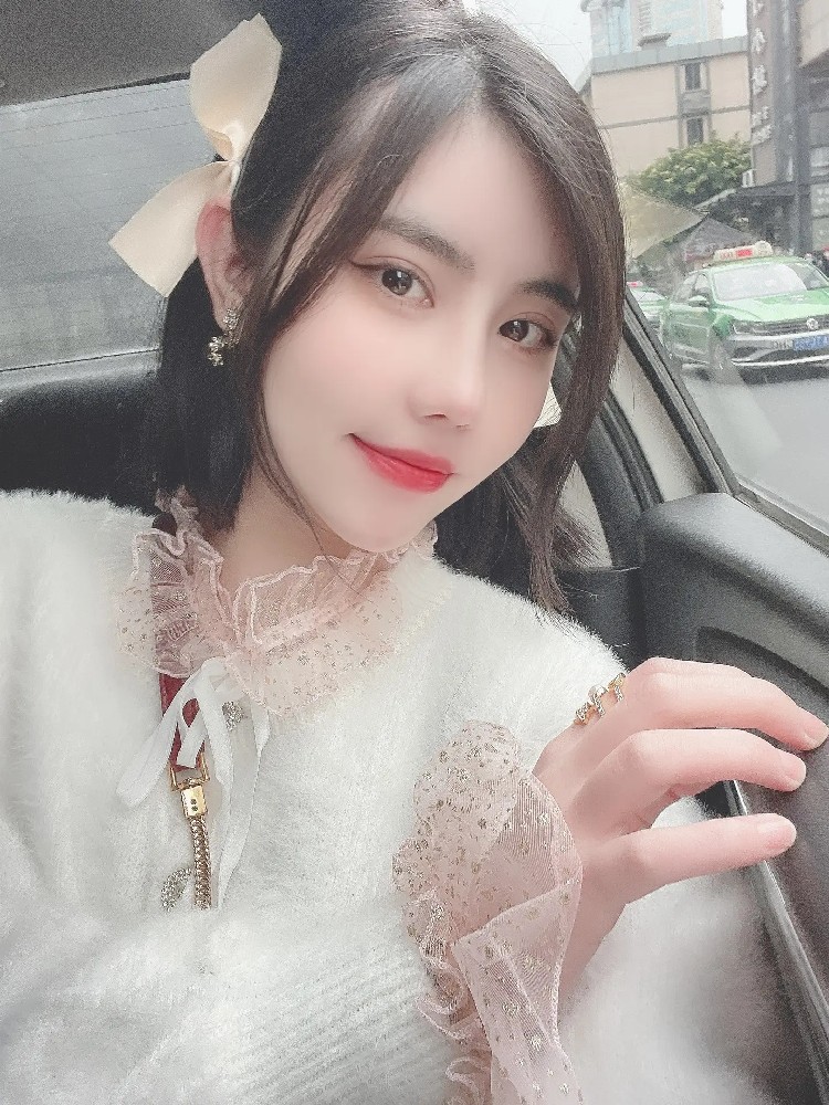 L158 照片331张 视频51个 中国女 美女 小姐姐