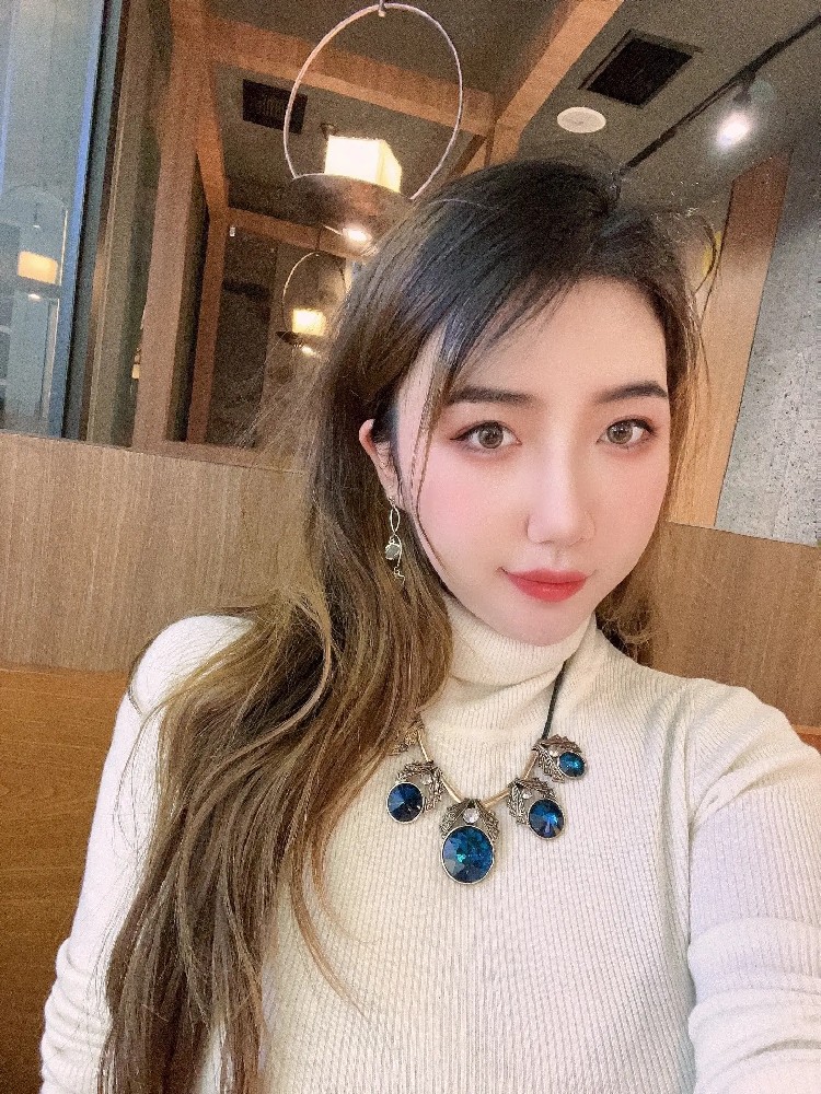 L176 照片484张 视频79个 中国女 少妇 小姐姐 美女 生活日常 视频多