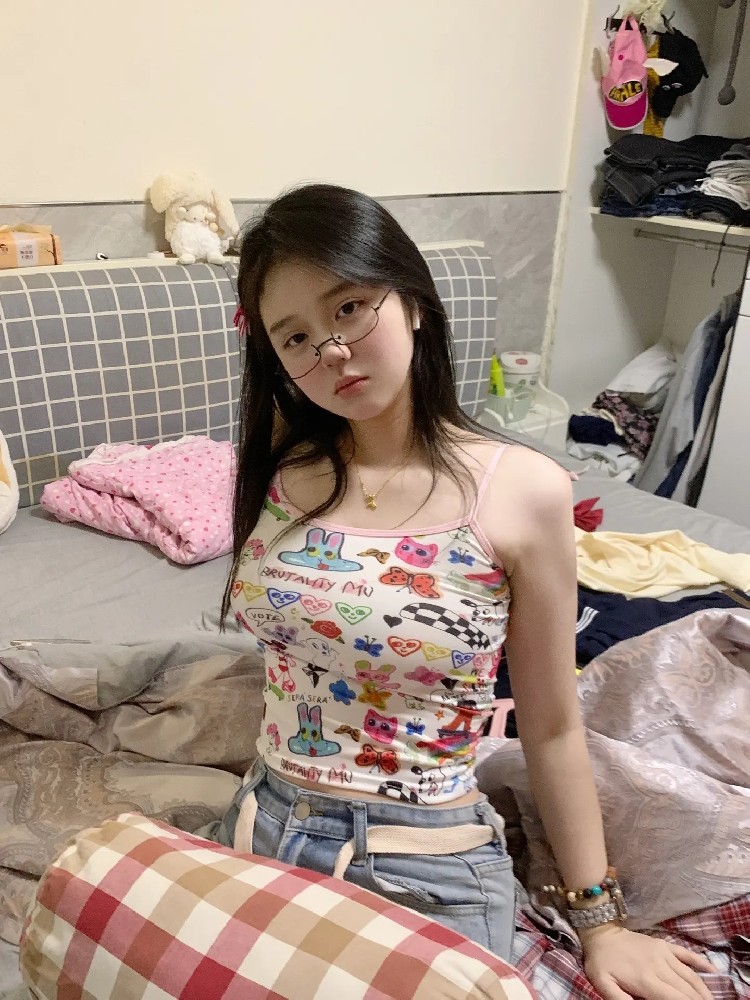 L180 照片250张 视频57个 中国女 小姐姐 卫校 护士 学生 真实 旅游 日常