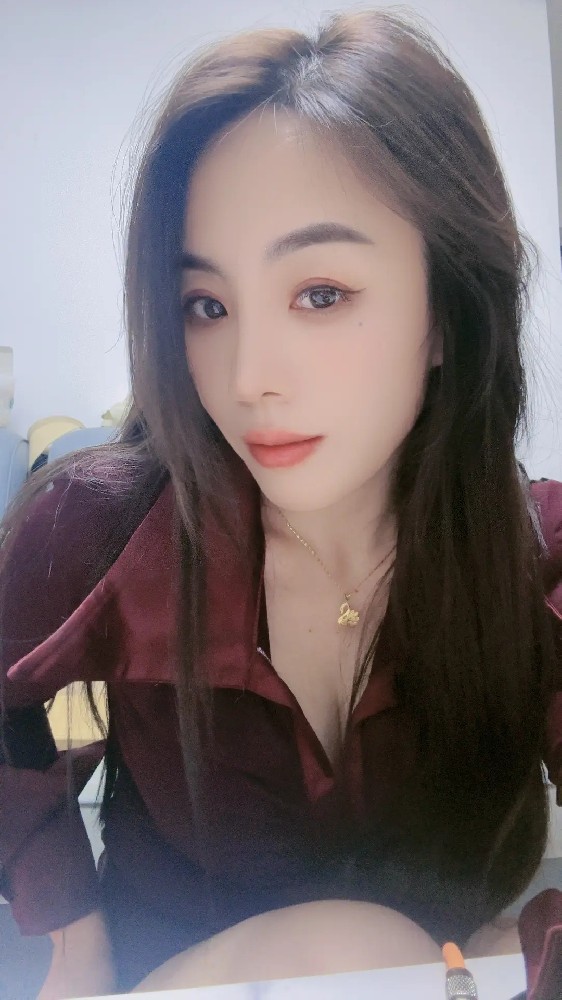 L208 照片269张 视频35个 中国女 少妇 真实 自拍多