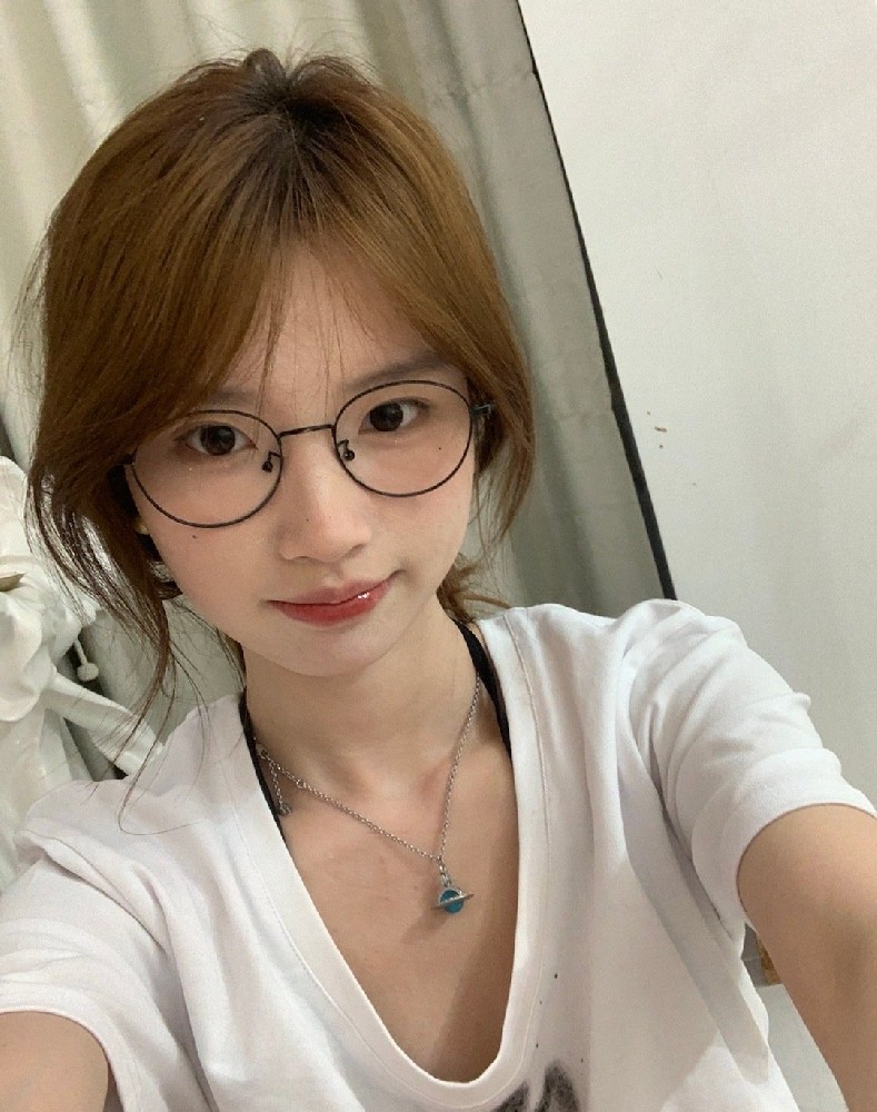 A512 照片647张 视频752个 中国女 少女 学生 可爱 清纯 真实