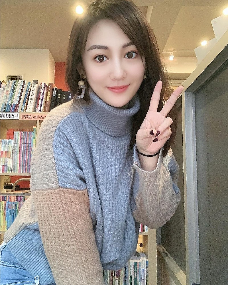 A534 照片2030张 视频14个 美国女 在美国的中国女 气质美女 生活日常 旅游