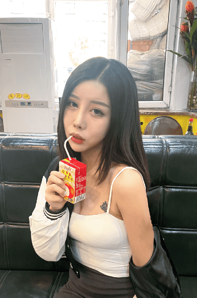 A566 照片894张 视频122个 中国女 少妇 小姐姐 美女 丝袜 性感