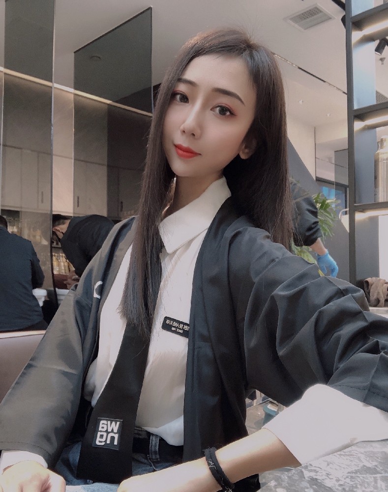 A571 照片2712张 视频264个 中国女 美女 少妇 丝袜 真实 生活日常 旅游 视频多