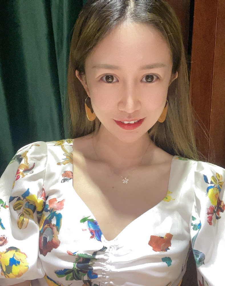 A595 照片3710张 视频447个 中国女 气质少妇美女 健身 瑜伽 生活日常 旅游