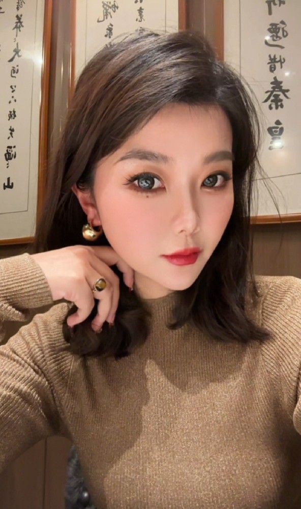 A598 照片229张 视频289个 中国女 宝妈 生活日常 带娃 气质少妇 真实